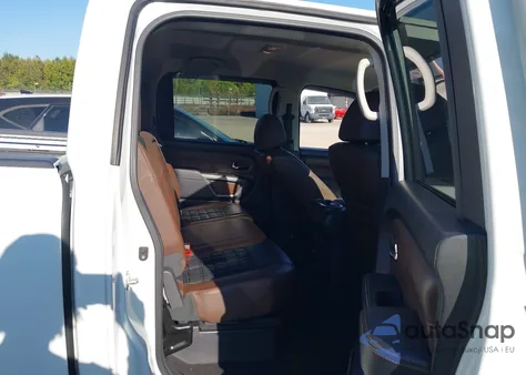 2019 Nissan Titan Xd Platinum Reserve Diesel z USA, uszkodzony, nr VIN 1N6BA1F49KN519508